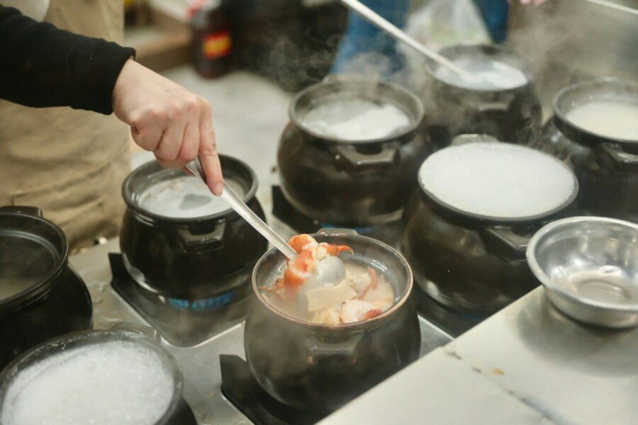 Itin paprastas fizikinis efektas jūsų virtuvėje: atskleistas senas virtuvės triukas skaidriam sultiniui