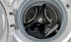 a white washing machine