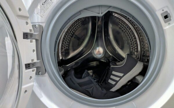 Skalbimo mašina skleidžia blogą kvapą? Šis naminis mišinis išvalys net įsisenėjusį pelėsį