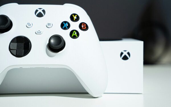 Permainos technologijų rinkoje: „Xbox“ vadovų pokyčiai ir naujos „Samsung Galaxy S26“ galimybės