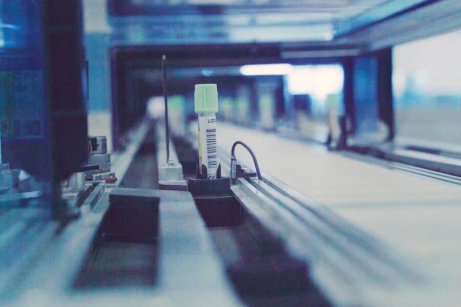 Nauja sluoksninė medžiaga gali pakeisti baterijų ateitį: pasiektas rekordiniu laikytas laidumas