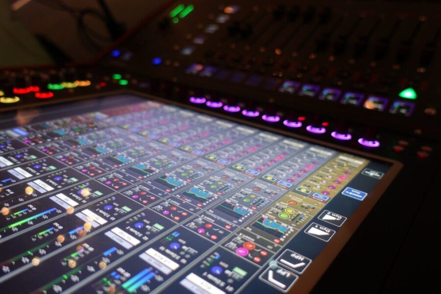 „Lockheed Martin“ pradeda kvantinio dirbtinio intelekto eksperimentą: ar pakaks mažiau duomenų?