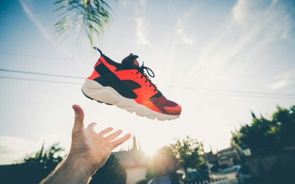 Paprastas triukas veikia geriau nei dezodorantas: štai kaip iš tikrųjų pašalinsite batų kvapą visam laikui