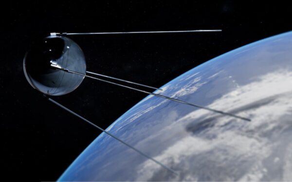 Mokslininkai perspėja: augantis palydovų skaičius kelia naujų klausimų dėl Žemės atmosferos