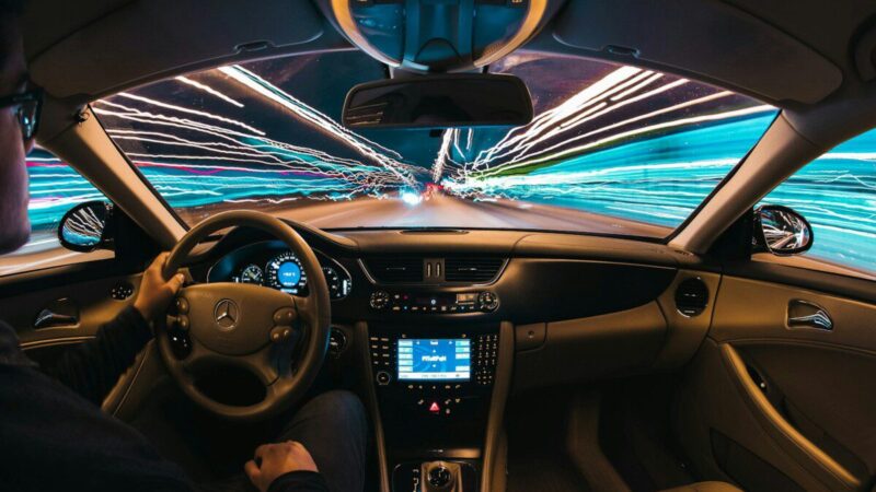 Ar tai sukels chaosą keliuose? Politikai skubiai ruošia taisykles automobiliams be vairuotojų