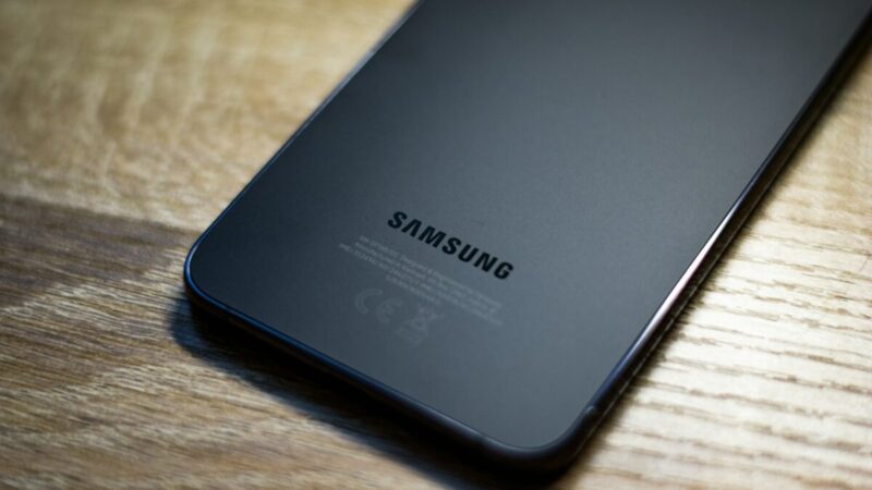 „Samsung“ ruošia „Galaxy S26 FE“: testų platformoje pasirodė pirmieji techniniai duomenys
