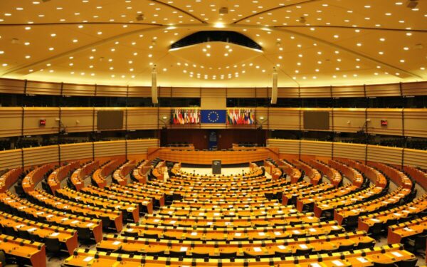 EP rezoliucija dėl Ukrainos: Rusijos agresija įvardyta kaip tarptautinės teisės pažeidimas