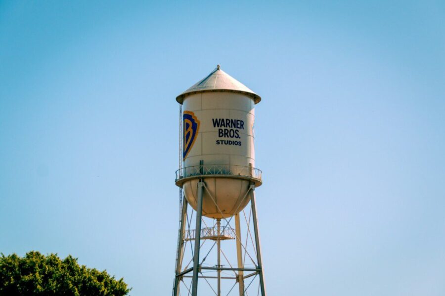 Holivudo trileris tęsiasi: „Warner Bros.“ atmetė įspūdingą „Paramount“ pasiūlymą