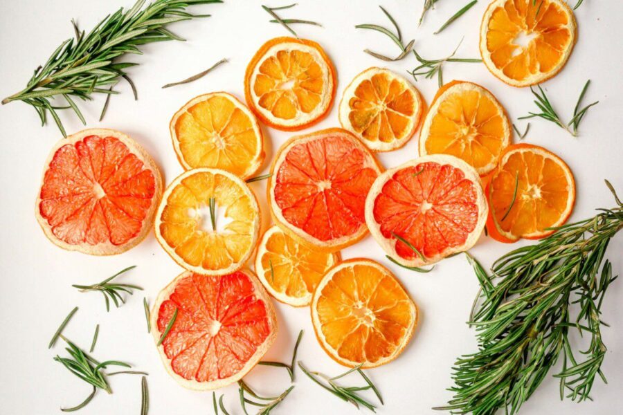 Apelsinų ir citrinų žievės virtuvėje: paprastas būdas atsikratyti nemalonių kvapų