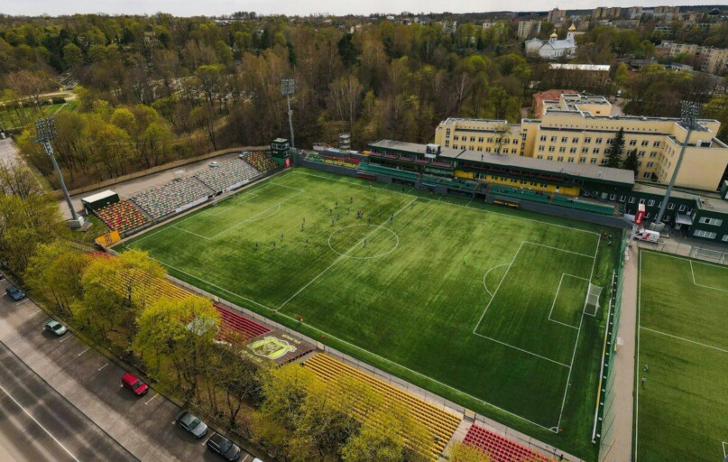 a train on the railway tracks