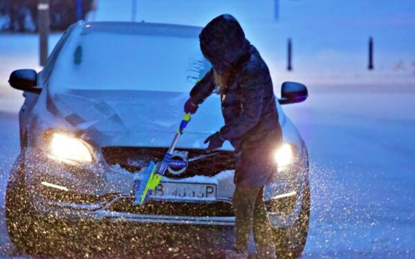 Nuotolinis variklio užvedimas žiemą: mitai apie vagystes, variklio dėvėjimąsi ir akumuliatorių