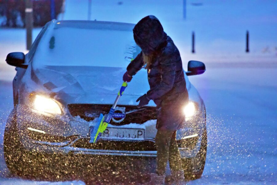 Nuotolinis variklio užvedimas žiemą: mitai apie vagystes, variklio dėvėjimąsi ir akumuliatorių