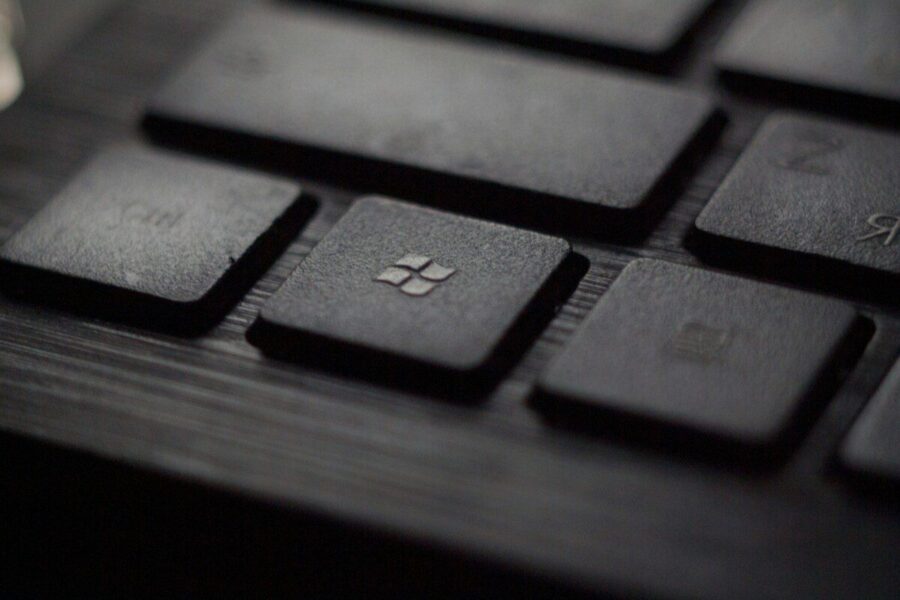 „Project Silica“: „Microsoft“ kuria stiklo laikmeną, galinčią išsaugoti duomenis tūkstantmečiams