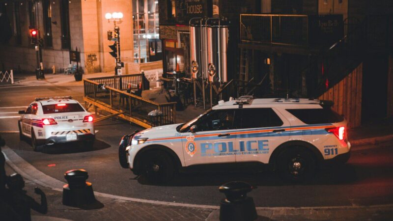 Šaudynių Mineapolyje pasekmės: protestuotoją nušovę agentai nušalinti nuo pareigų