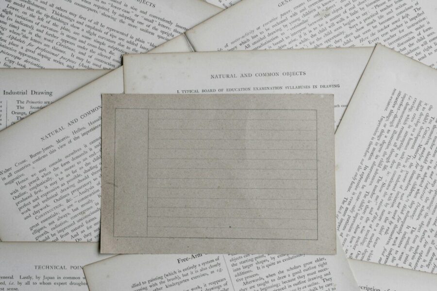 Namai šiltesni be brangių medžiagų: paprastas popieriaus triukas padės apsisaugoti nuo skersvėjo