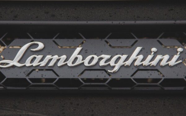 Mini PC, telefonas ir išskirtinis dizainas: „Tecno“ ir „Tonino Lamborghini“ pristato naują technologijų liniją