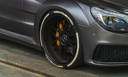 black porsche 911 on road