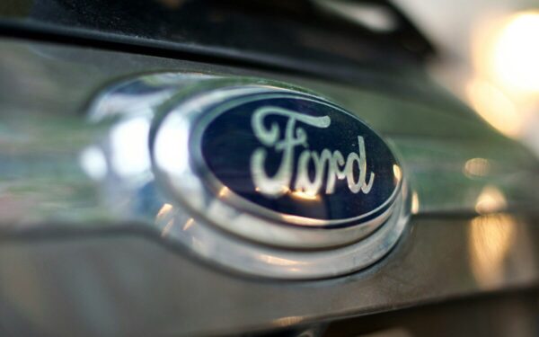 Daugiau kilometrų už tą pačią kainą: sužinokite, kaip „Ford“ pigiausias versijas pavertė dar patrauklesnėmis