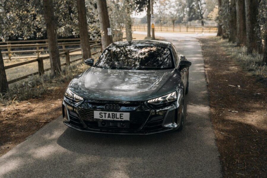 „Audi“ pristato naują „RS5“: hibridinė pavara, naujos technologijos ir sportiškas valdymas