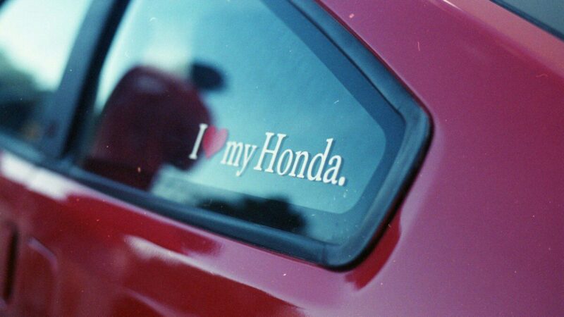 „Honda“ pripažįsta spaudimą: pelnas smuko 42 proc., stabdomi kai kurie elektromobilių projektai