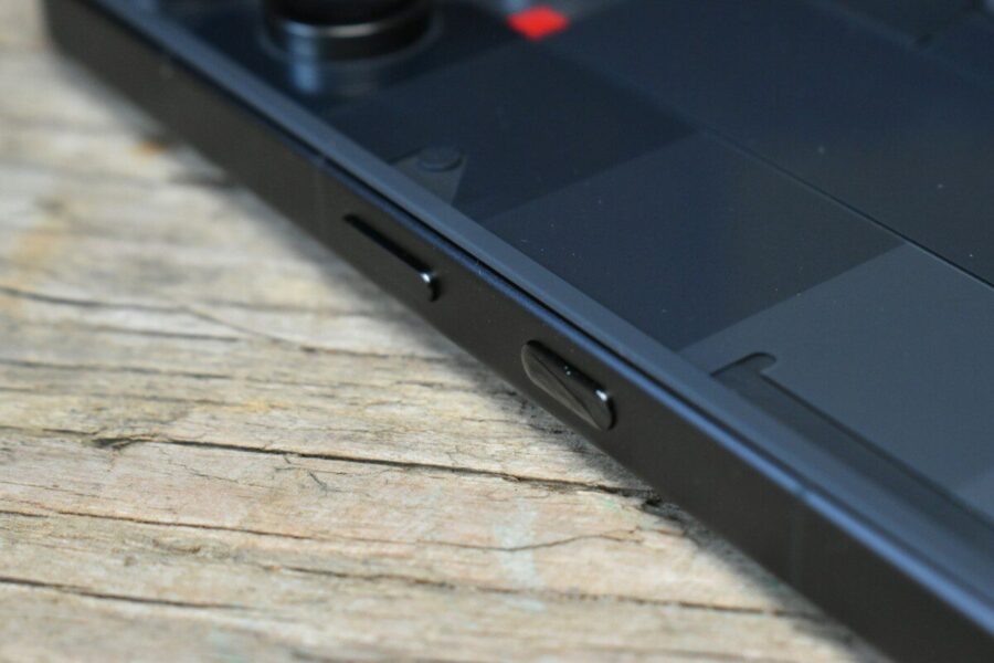 „Nothing Phone (4a)“ ir „4a Pro“ išmaniųjų telefonų palyginimas: dizainas, našumas, kameros