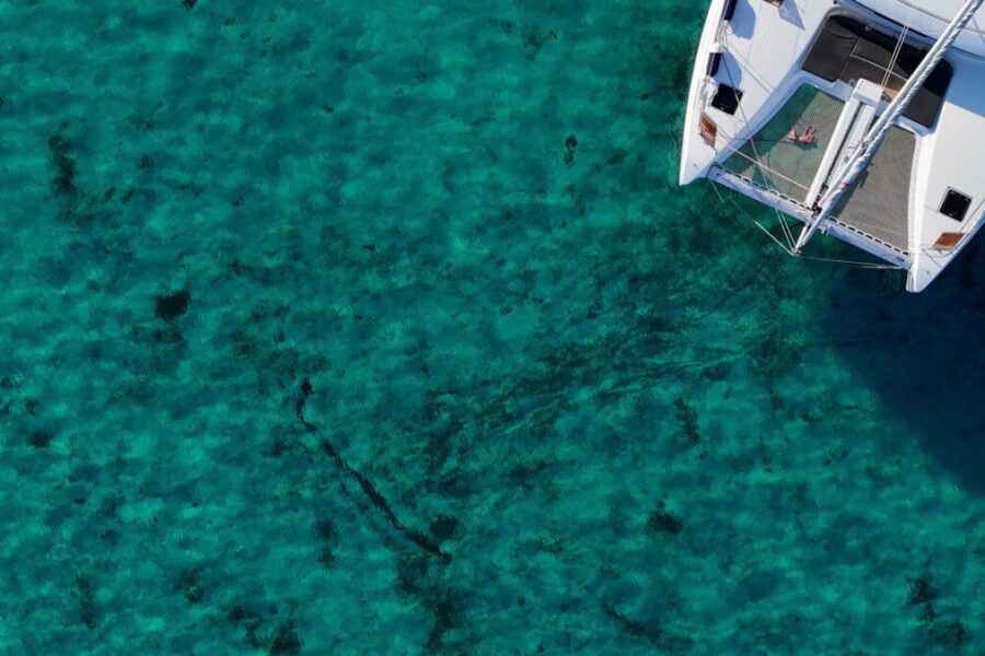 Proveržis kompozitinių laivų gamyboje: Ispanijoje atviroje jūroje atspausdintas 6 metrų ilgio katamaranas