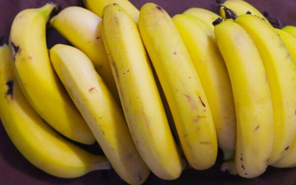 Netikėta rizikos priežastis: bananai laikomi sveiku užkandžiu, bet gydytojas paaiškino, kas jam kelia abejonių