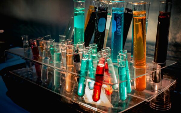 Ilgai neįveikta riba peržengta: mokslininkai susintetino penkių atomų aromatinį silicio žiedą