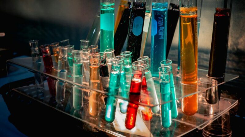 Ilgai neįveikta riba peržengta: mokslininkai susintetino penkių atomų aromatinį silicio žiedą