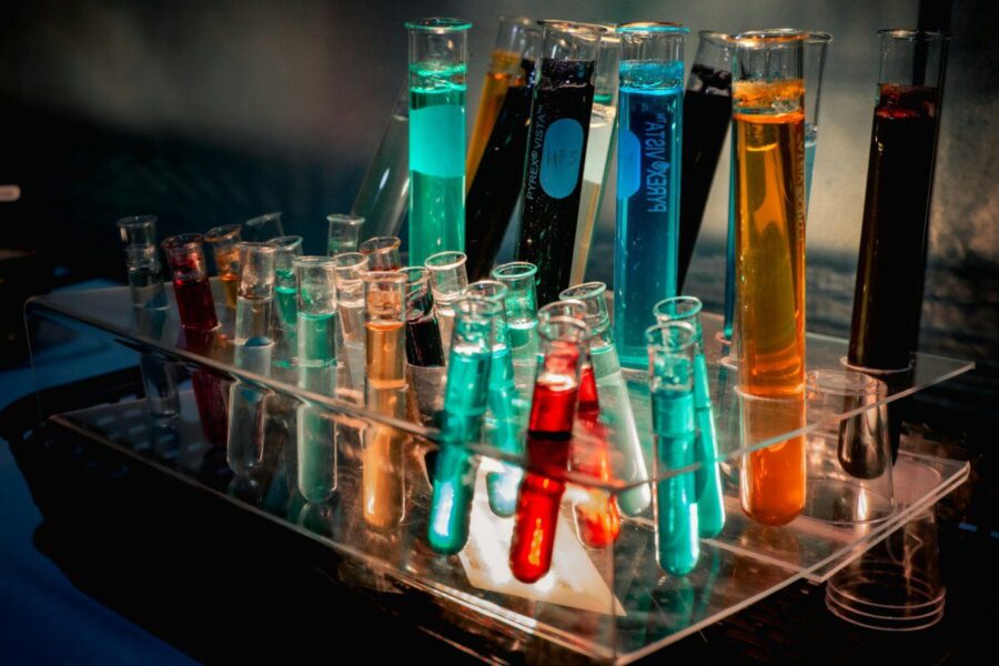 Ilgai neįveikta riba peržengta: mokslininkai susintetino penkių atomų aromatinį silicio žiedą