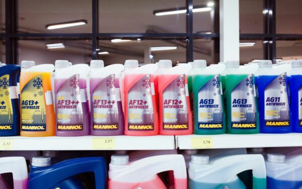 Kodėl langų ploviklis užšąla net prie –10? Atskleista, kaip daugelis produktų klaidina vairuotojus