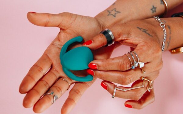 Ribojimų klausimas kelia abejonių: Seimo teisininkai apie erotinių prekių reklamą