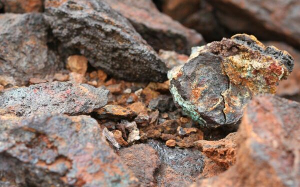 Pažįstamas metalas nustebino mokslininkus: kobalte aptiktos magnetinės mazginės linijos