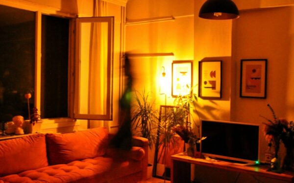 Dažniausia svetainės klaida: specialistai atskleidžia, kaip apšvietimas gali sugadinti jaukumą