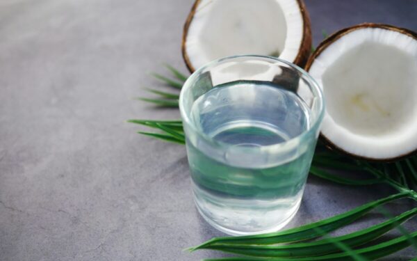 Pamirštas gėrimas: sužinokite, kodėl kokosų vanduo taip vertinamas sveikatos specialistų