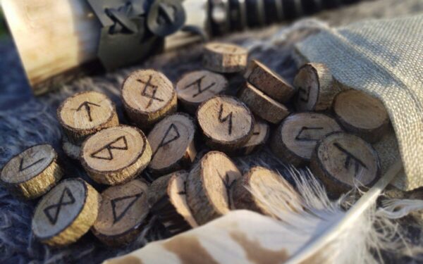 Netikėti ženklai akmenyje: runų kilmė pasirodė senesnė ir sudėtingesnė nei manyta