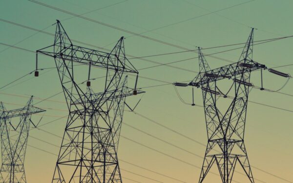 „Elektrum Lietuva“: sumažėjus vartojimui, krenta elektros kaina, kiek sumažės sąskaitos?