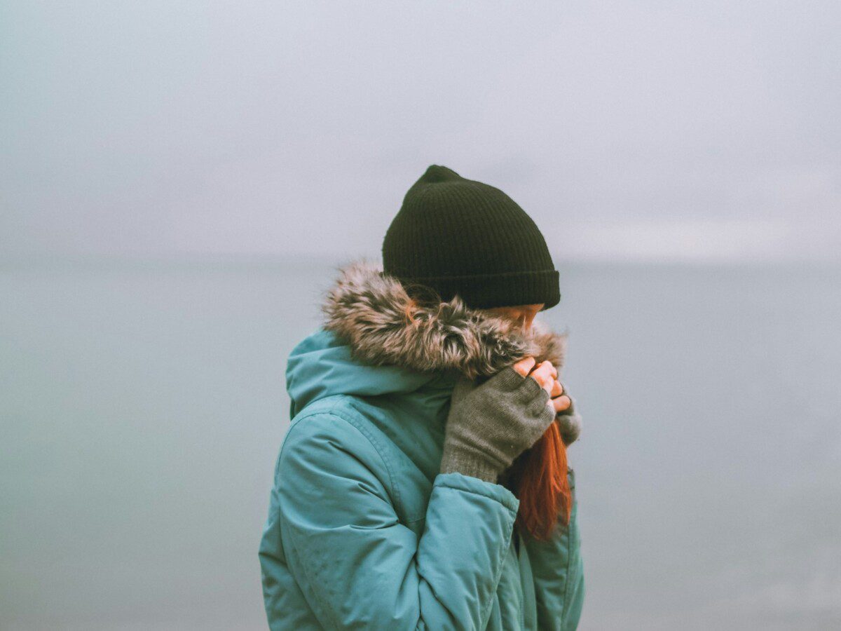 Šaltis namuose ir lauke: gydytojai paaiškino, kokie maisto produktai padeda kūnui išlikti šiltam