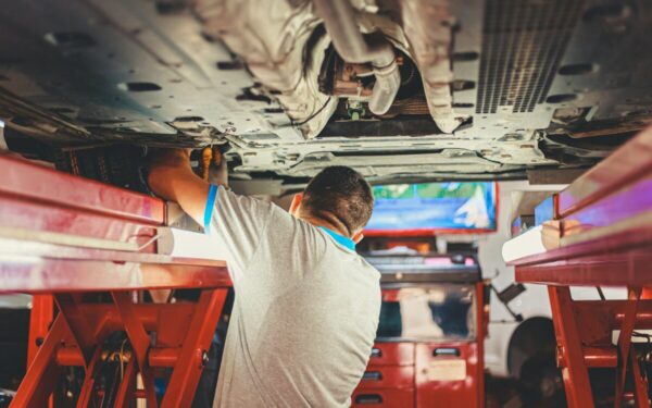 Specialistai perspėja: kai kurios autoservisų paslaugos gali būti tik pinigų švaistymas