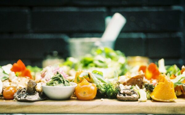 Šokiruojanti realybė už prekybos centrų durų: vaikinas parodė, kas keliauja į šiukšles