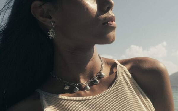 Mažiau yra daugiau: 7 garderobo pasirinkimai, kurie vyrams atrodo ypač patrauklūs