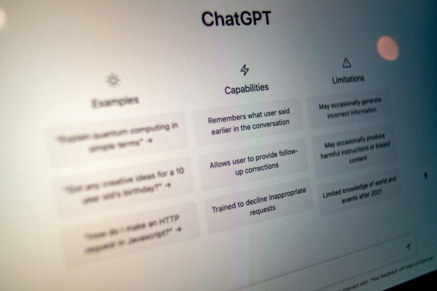 Po „OpenAI“ sprendimo bendradarbiauti su JAV Gynybos departamentu „ChatGPT“ vartotojai palieka platformą