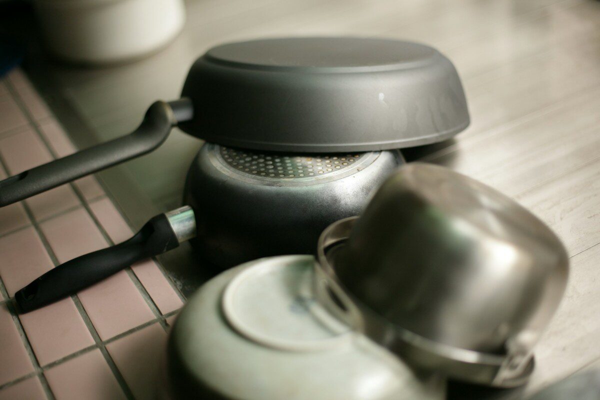 Švelnus, bet veiksmingas būdas išvalyti pridegusią keptuvę: išbandykite šį paprastą sodos metodą