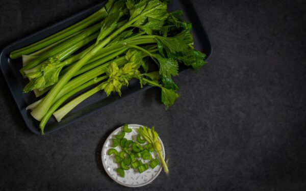 Saliero užtepėlė su sūriu: paprastas ir greitas receptas pusryčiams ar vakarienei