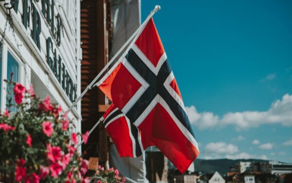 Spaudimas Iranui stiprėja: Norvegija prisijungė prie ES sankcijų