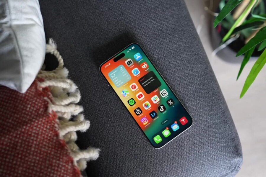 Kodėl senas „iPhone“ dabar vertingesnis už naują? Šio modelio paklausa šoktelėjo net 979 proc.