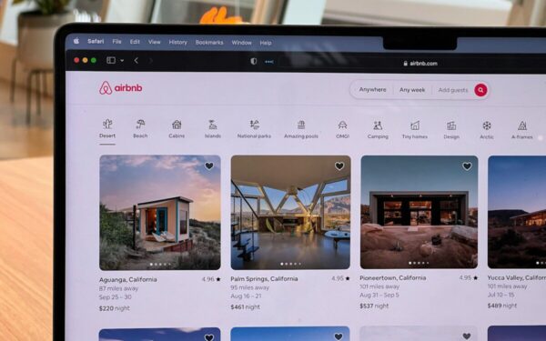 Kelionių planavimas keisis iš esmės: „Airbnb“ kurs dirbtinio intelekto sluoksnį visai platformai