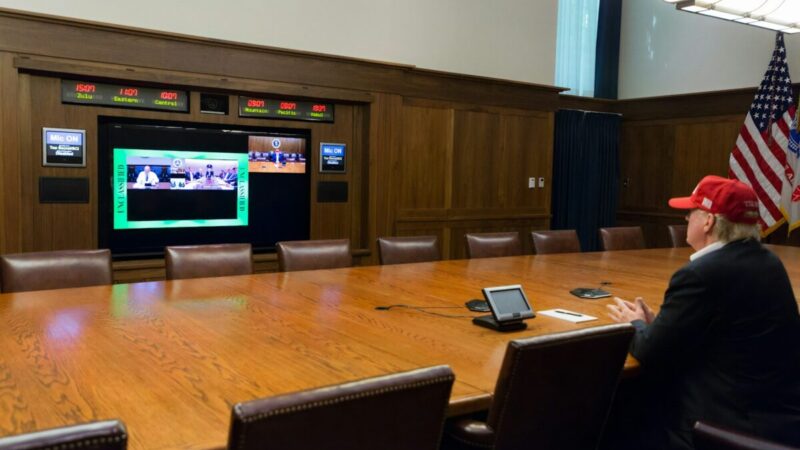 Trumpas telkia galingiausių IT technologijų elitą: spręs dirbtinio intelekto ir darbo rinkos ateitį