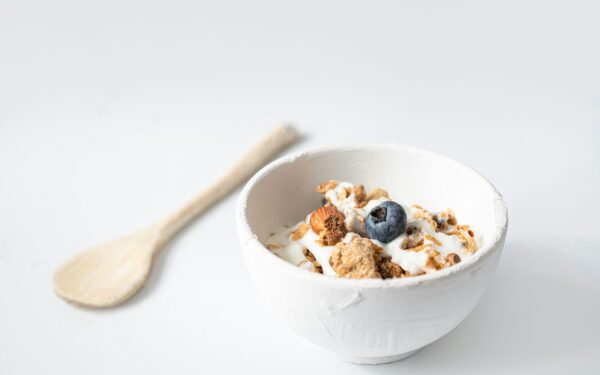 Kas nutinka jūsų žarnynui, jei valgote jogurtą kasdien? nauda, pavojai ir pasirinkimo patarimai