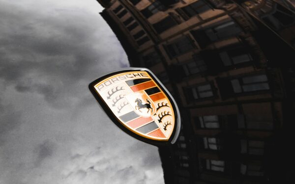„Porsche“ atsidūrė ant bedugnės krašto, ar tai legendinio prekės ženklo mirtis?
